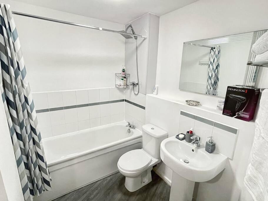 Cityfront Modern Apt Near City Centre/Etihad, Free Parking Manchester Buitenkant foto