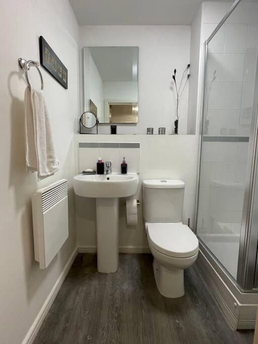 Cityfront Modern Apt Near City Centre/Etihad, Free Parking Manchester Buitenkant foto